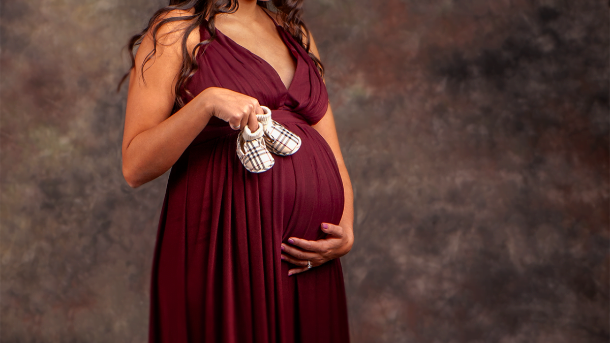 Maternity portraits by moments in time photography studio